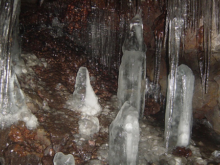 dettaglio della Narusawa Ice Cave
